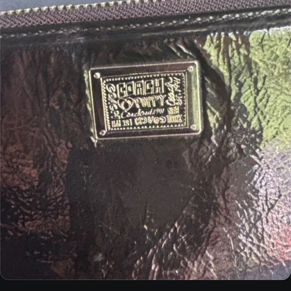 Coach Poppy Black Patent Leather Zip Wallet - Picture 5 of 7